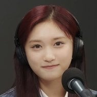 Leeseo, 18 (Pop Singer)