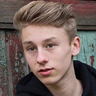 Leif Lunburg, 22 (Pop Singer)