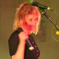 Leigh Bingham Nash, 49 (流行歌手)