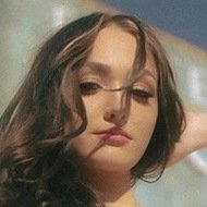 Leila Bauer, 20 (Instagram Star)