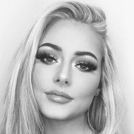 Leila Ecker, 24 (TikTok Star)