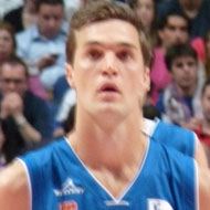 Levon Kendall, 41 (篮球运动员)