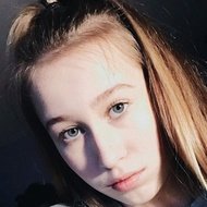 Lexi Riggs, 24 (TikTok Star)