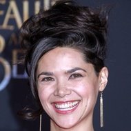 Lilan Bowden, 38 (Actriz de Televisión)