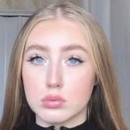 Lili Hanzel, 24 (TikTok Star)