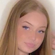 Lilly Webkinny, 20 (TikTok明星)