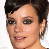 Lily Allen, 38 (流行歌手)