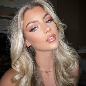 Lily Rowland, 20 (TikTok Star)