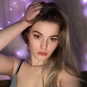 Lina Rode, 22 (TikTok Star)