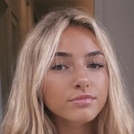 Lina Wyatt, 18 (Instagram明星)