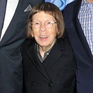Linda Hunt, 80 (电影女演员)
