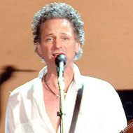 Lindsey Buckingham, 74 (Gitarist)