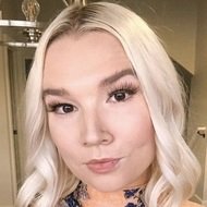 Lindsey Hughes, 29 (YouTube明星)