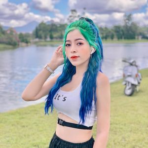Linh Barbie, 27 ()