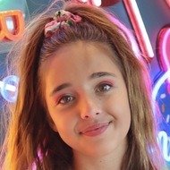 Liv Jade, 19 (Cheerleader)