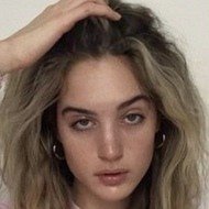 Liz Seibert, 25 (TikToker)