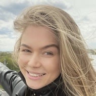 Lizi ASMR, 29 (YouTube明星)