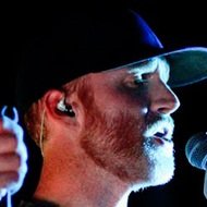 Logan Lynn, 46 (流行歌手)