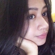 Lolyta Agestina Sari, 28 (Instagram Star)