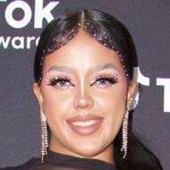 Lore Salgado, 28 (TikTok-ster)