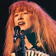 Loreena McKennitt, 67 (世界音乐歌手)