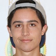 Lorenzo James Henrie, 30 (電視演員)