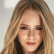 Loreto Peralta, 19 (Actrice de cinéma)