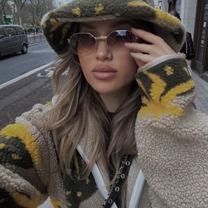 Lori Hoxha, 30 (现实之星)