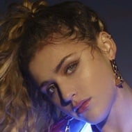 Lou Musique, 20 (Pop Singer)