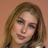 Louise Van Eekhout, 25 (TikTok Star)