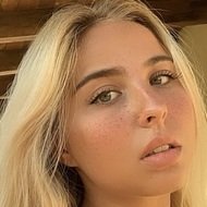 Louisergtt, 25 (TikTok Star)