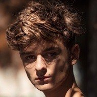 Loup, 22 (YouTube明星)
