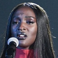 Lous and the Yakuza, 29 (Pop Singer)