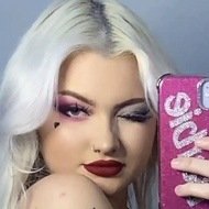 Lowri Rose-Williams, 26 (TikTok明星)