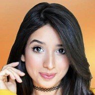 Luara Skrzek, 32 (YouTube Star)