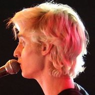 Luca Chikovani, 29 (Ca sĩ)