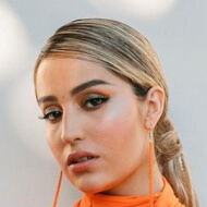 Lucía Villa, 30 (R&B Sänger)