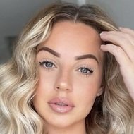Lucy Jessica Carter, 33 (YouTube明星)