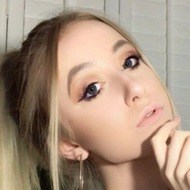 Lucy Street, 24 (TikTok明星)