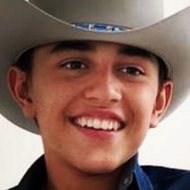 Luis Ángel Gómez Jaramillo, 19 (Synchronsprecher)