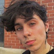 Luis Davila, 29 (藤星)