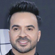 Luis Fonsi, 45 (Поп-певец)