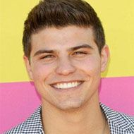 Luke Bilyk, 30 (TV Schauspieler)