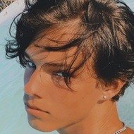 Luken Walker, 22 (TikTok明星)