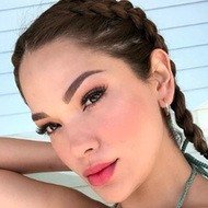 Lulu Pantoja, 31 (Blogger)