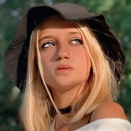 Luna Montes, 21 (Estrella de TikTok)