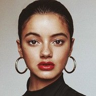 Luna Sobrino, 25 (Instagram明星)