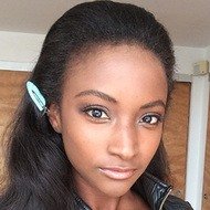 Lyndsey Scott, 40 (模特)