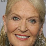Lynn Anderson (1947 - 2015) (Ca sĩ nhạc đồng quê)