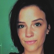 Lynn Van Royen, 36 (TV Actress)